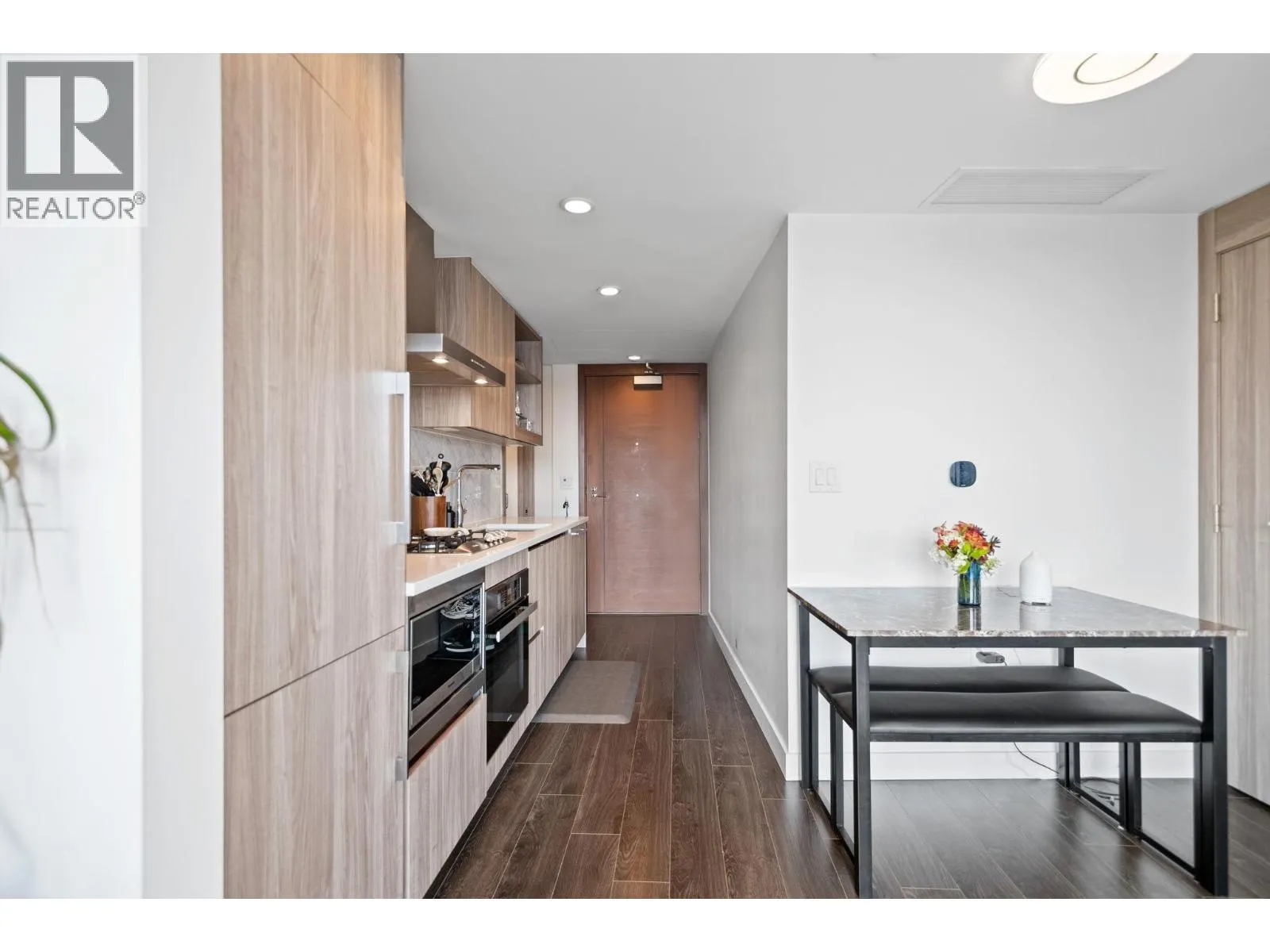 1501 1768 COOK STREET