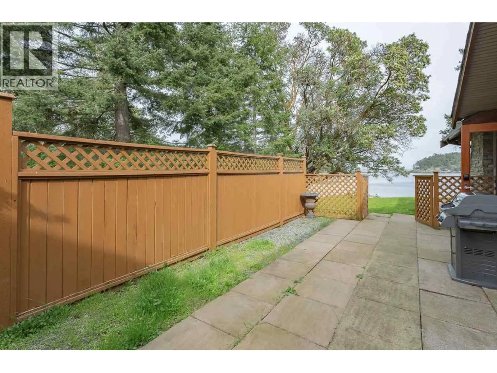 105A 494 ARBUTUS DRIVE