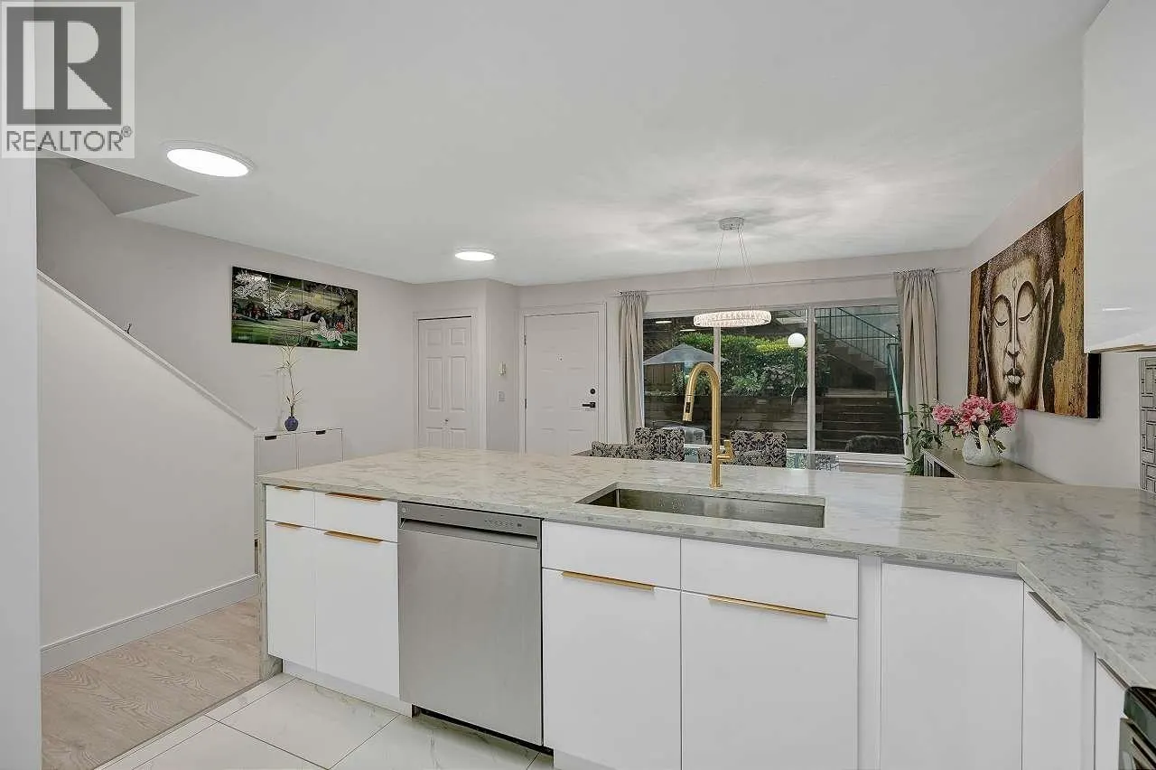 144 SHORELINE CIRCLE
