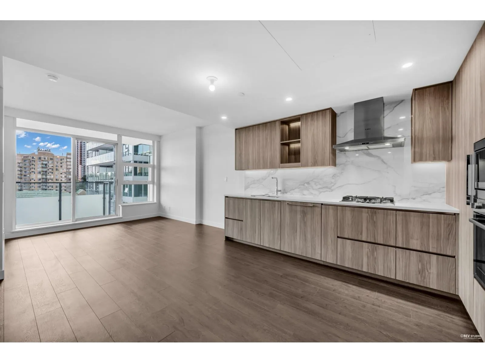 805 13778 100 AVENUE