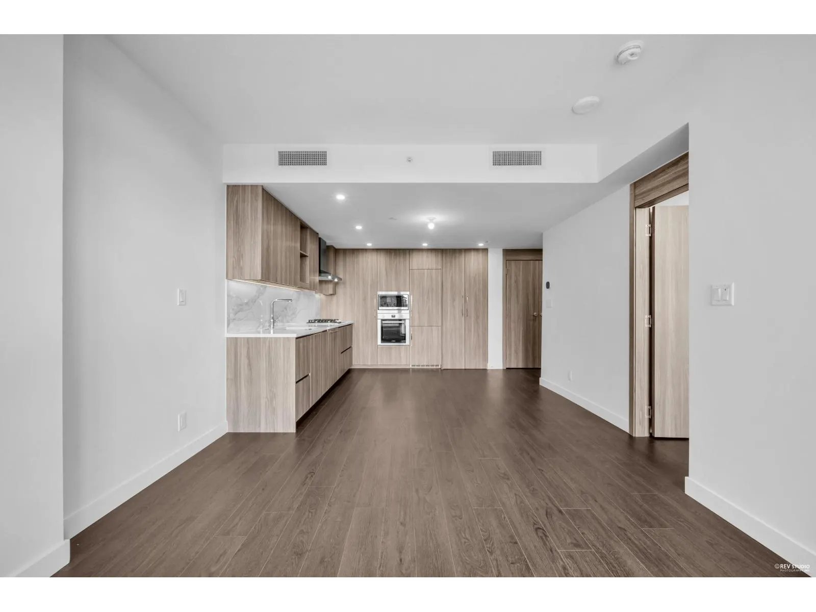 805 13778 100 AVENUE