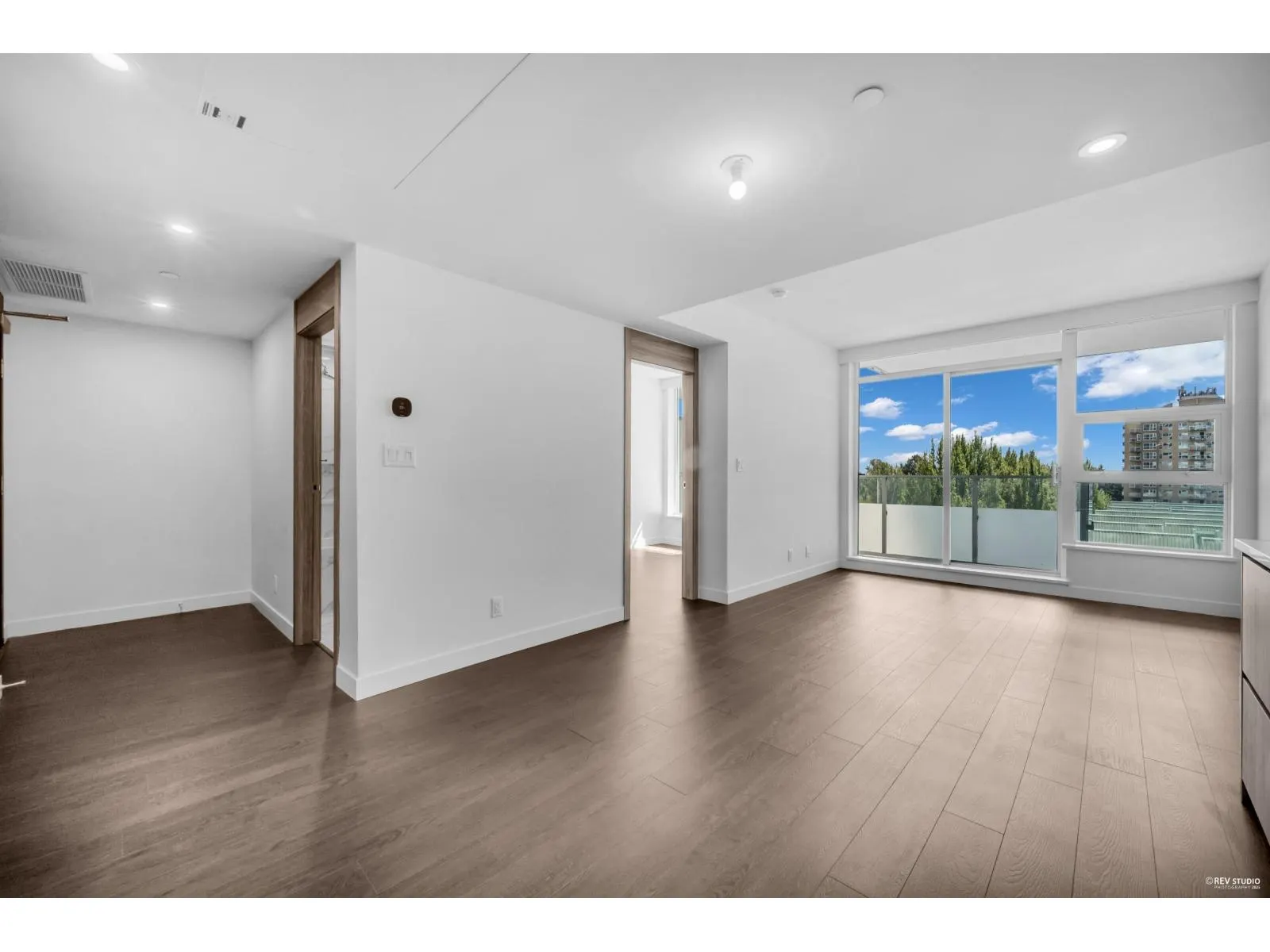805 13778 100 AVENUE