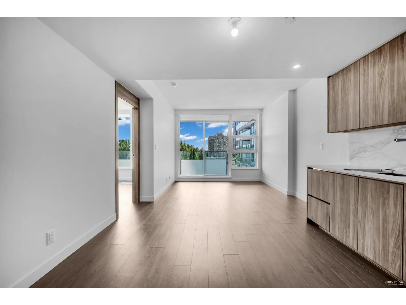 805 13778 100 AVENUE