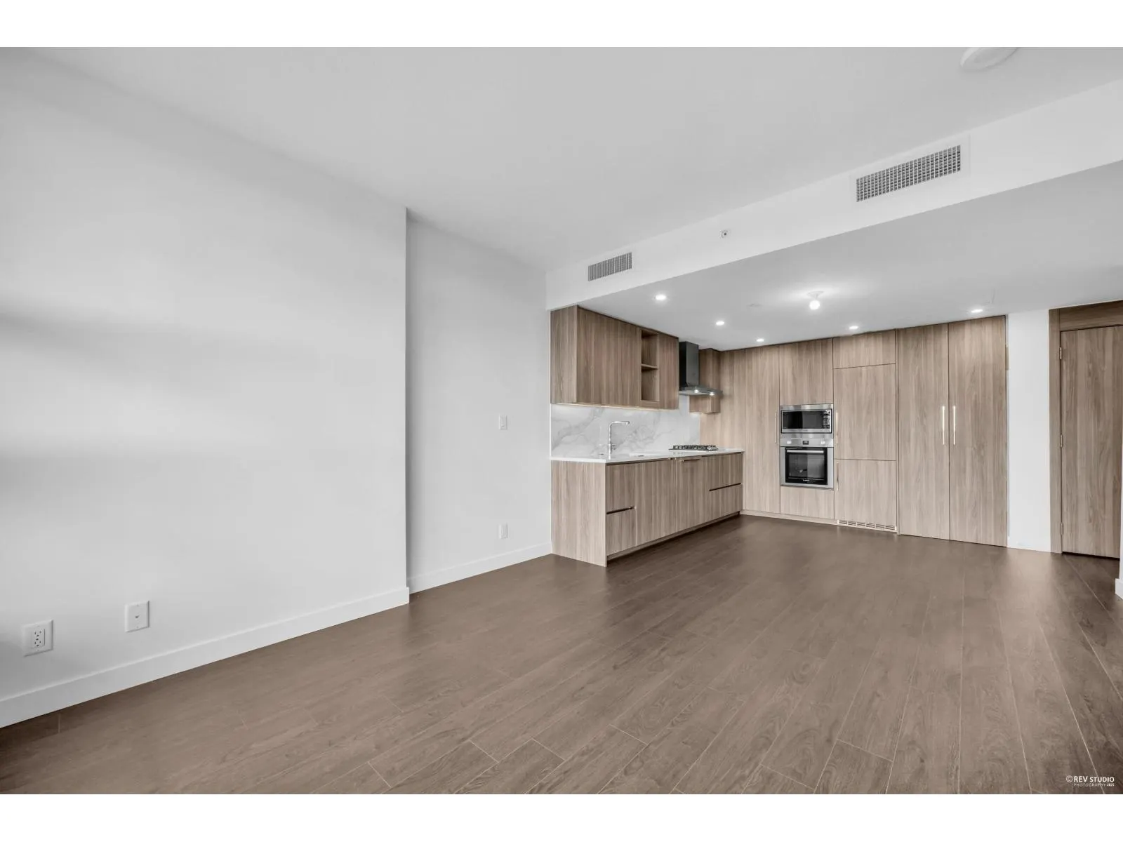 805 13778 100 AVENUE