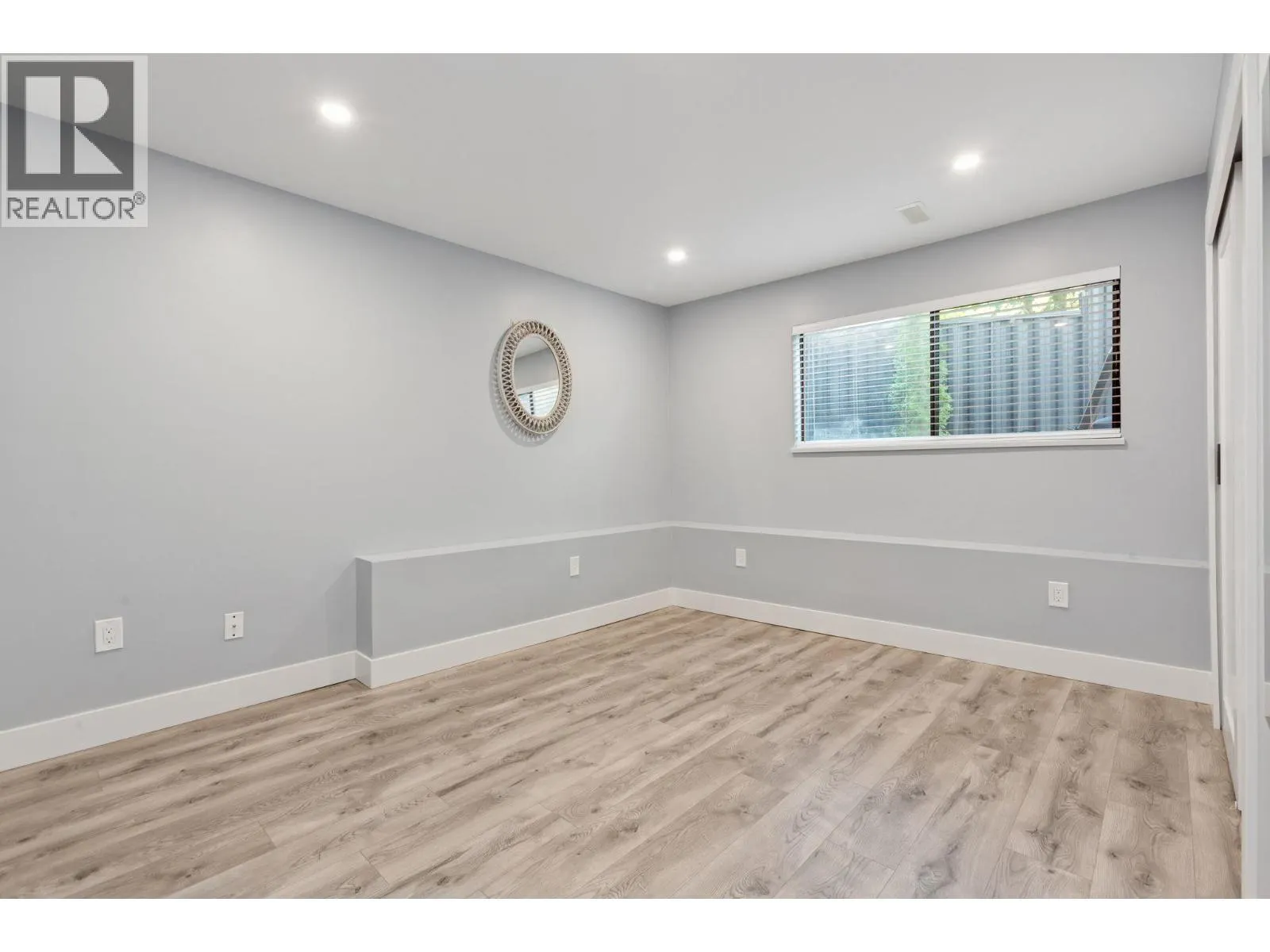 6 ELSDON BAY