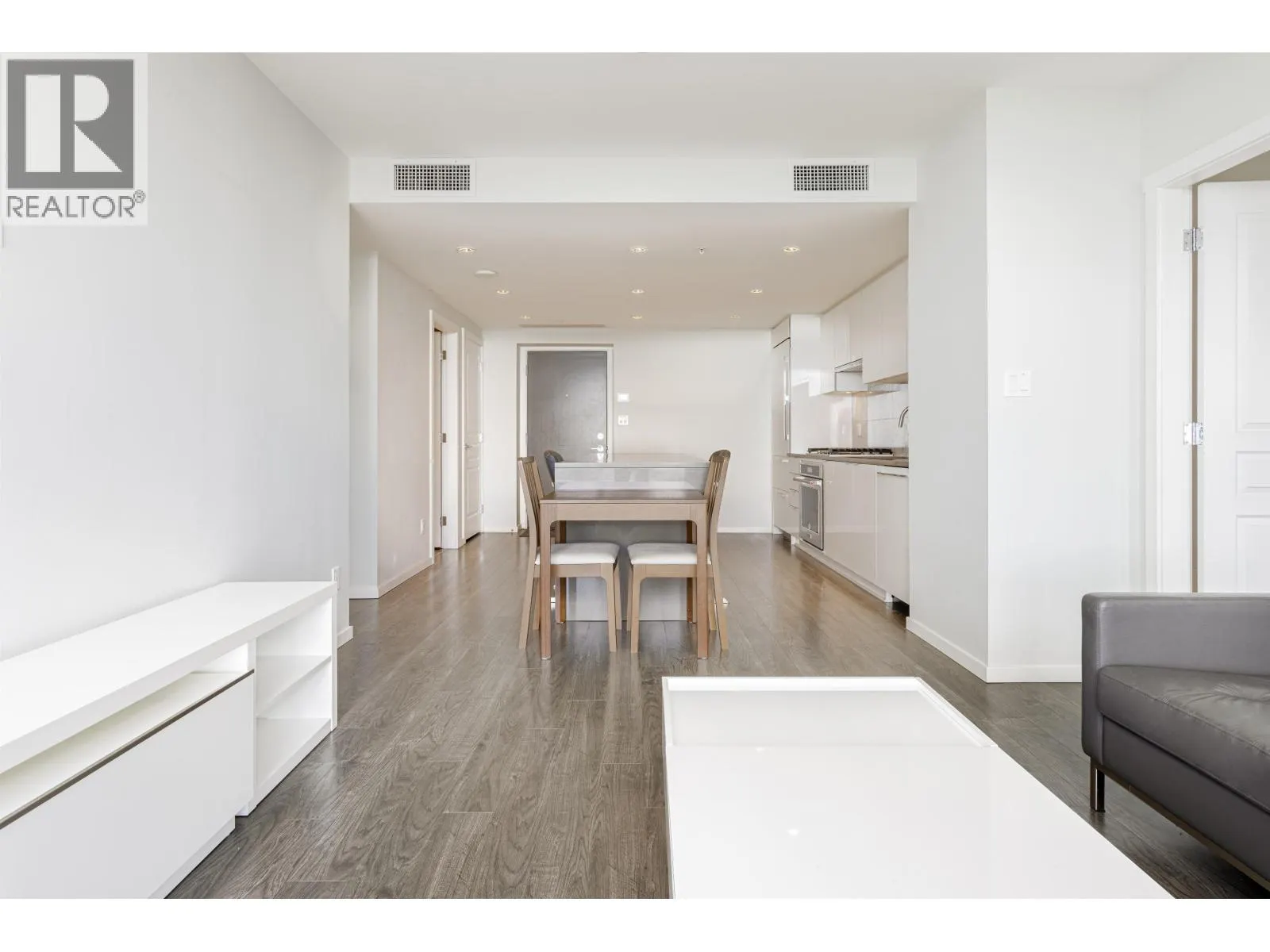 3905 5883 BARKER AVENUE