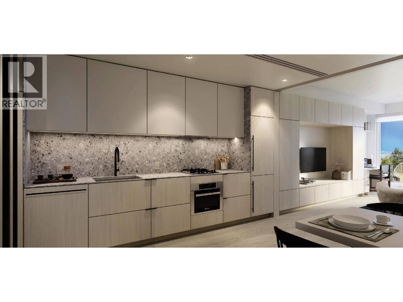 514 471 E BROADWAY