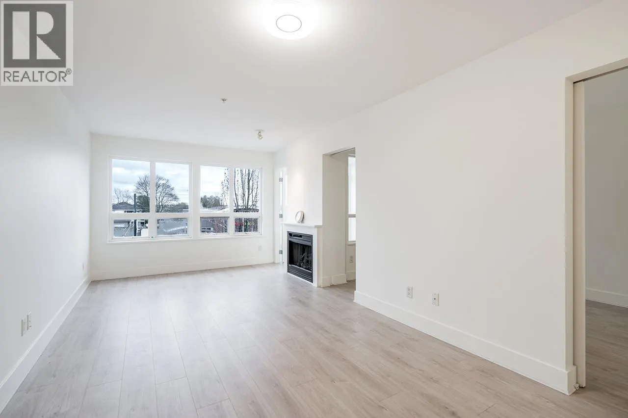 303 3423 E HASTINGS STREET