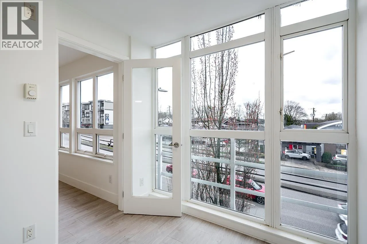 303 3423 E HASTINGS STREET