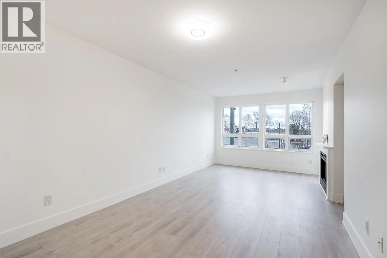 303 3423 E HASTINGS STREET