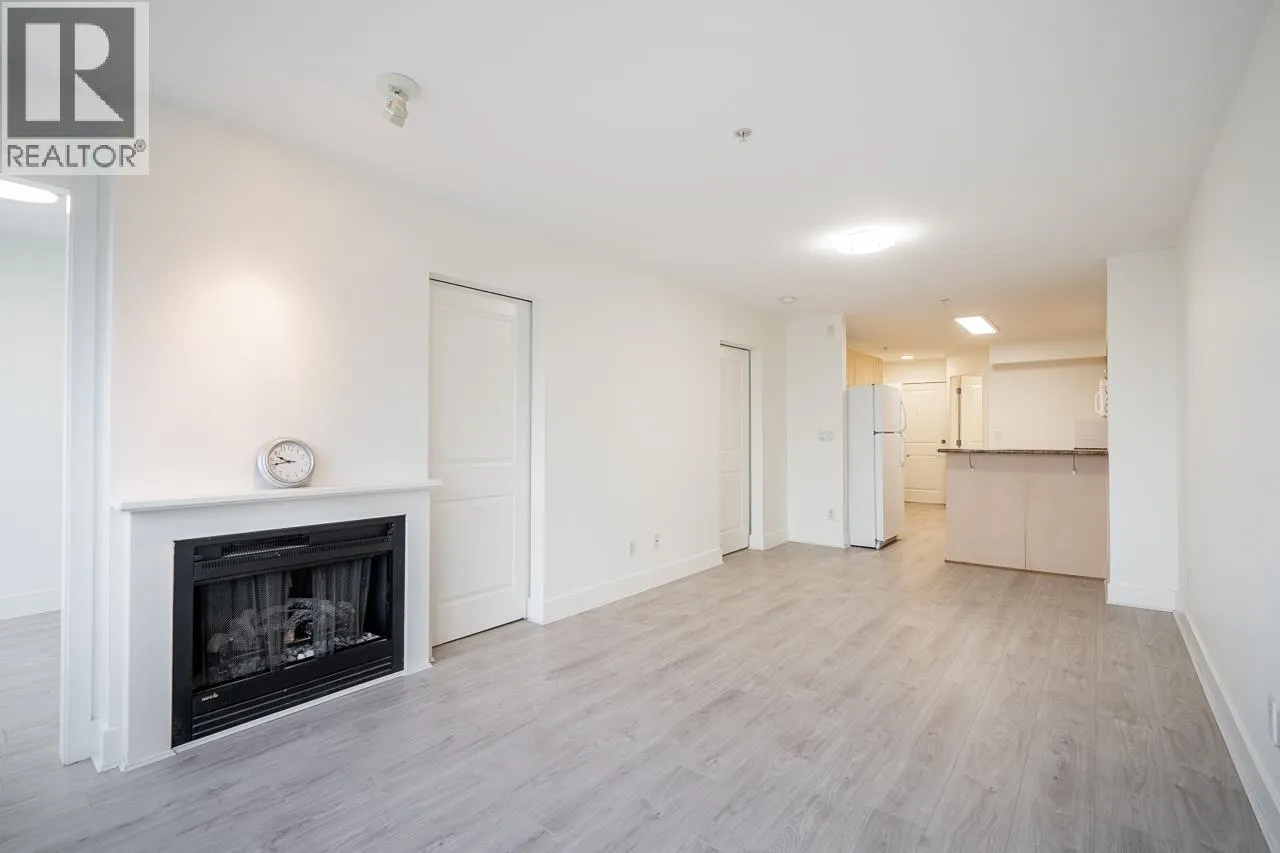 303 3423 E HASTINGS STREET