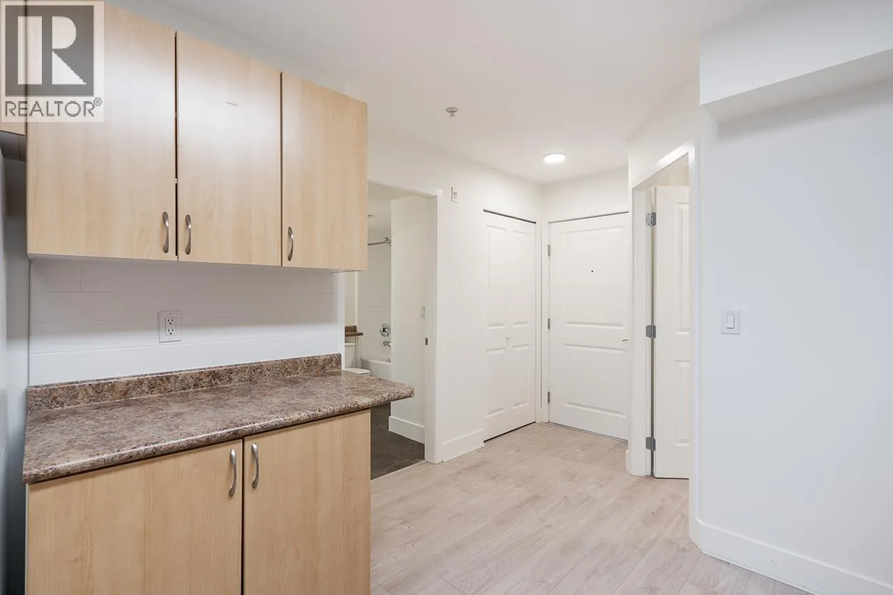 303 3423 E HASTINGS STREET