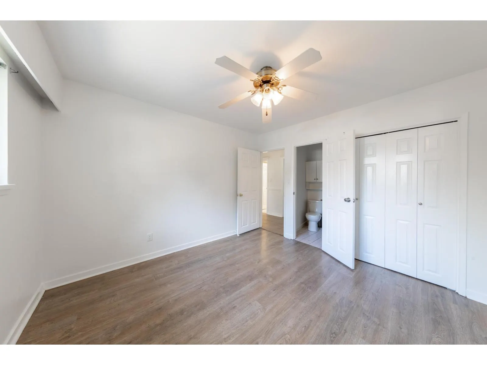 15032 SWALLOW DRIVE