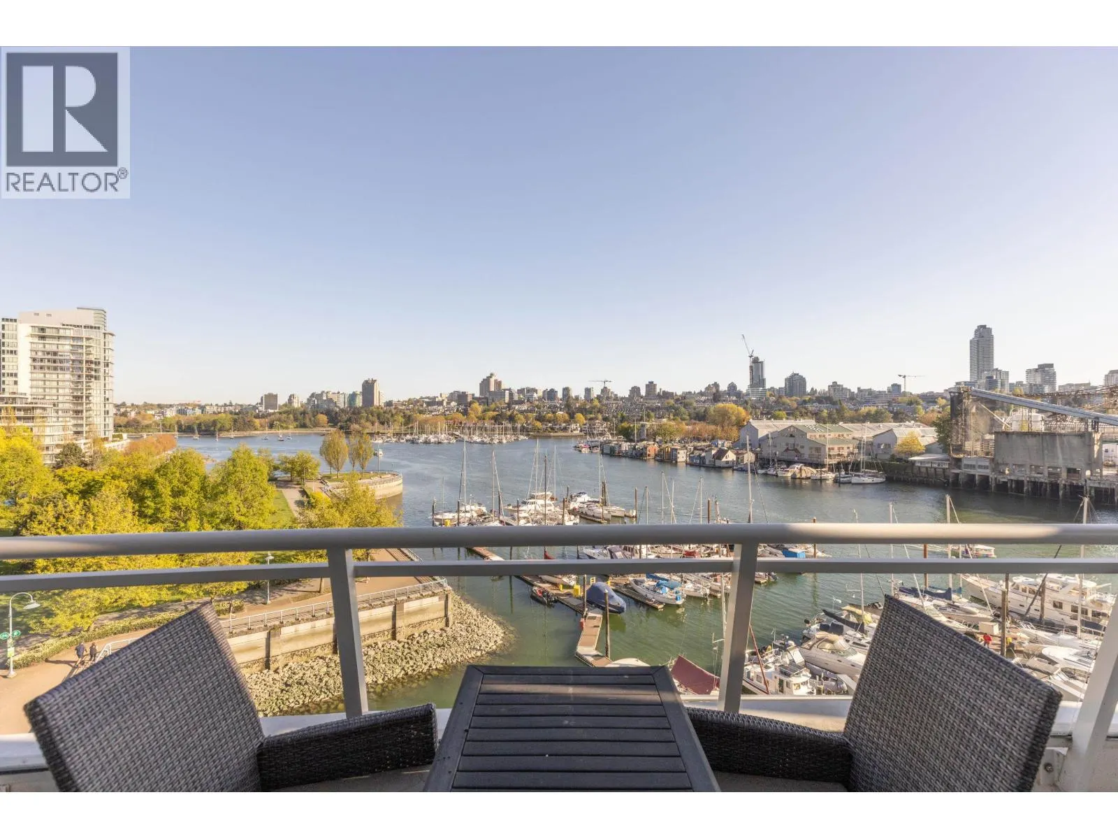 701 628 KINGHORNE MEWS