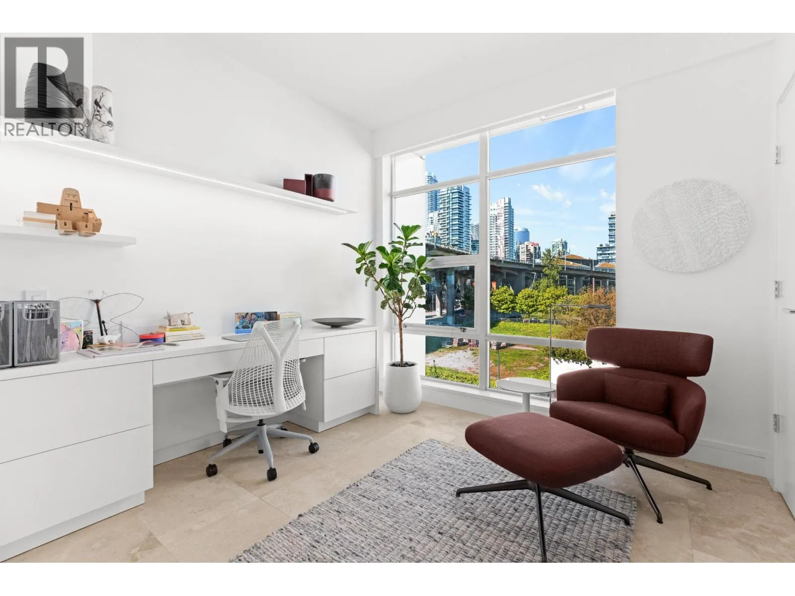 701 628 KINGHORNE MEWS