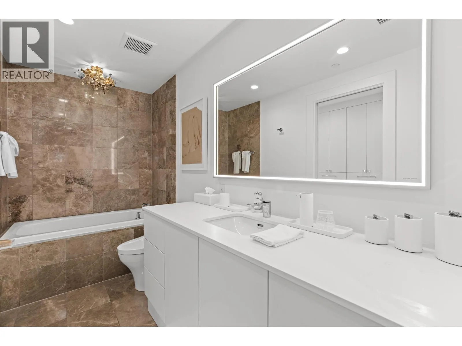 701 628 KINGHORNE MEWS