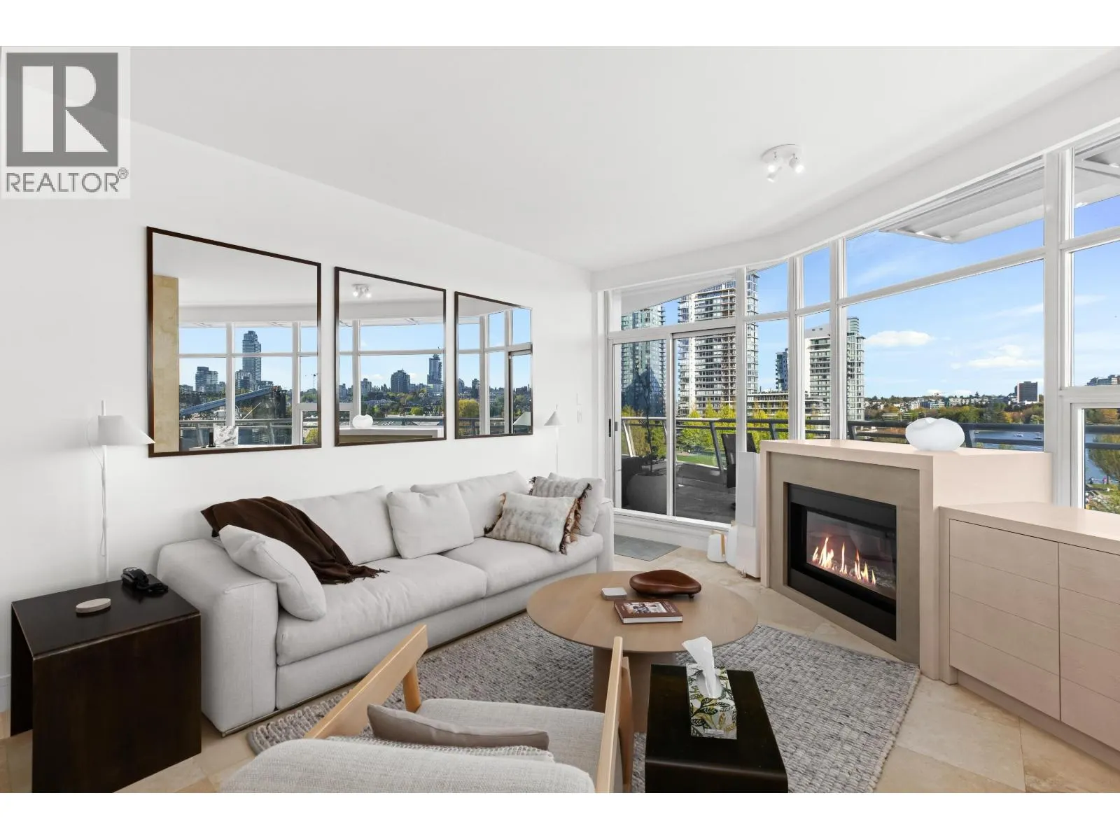 701 628 KINGHORNE MEWS
