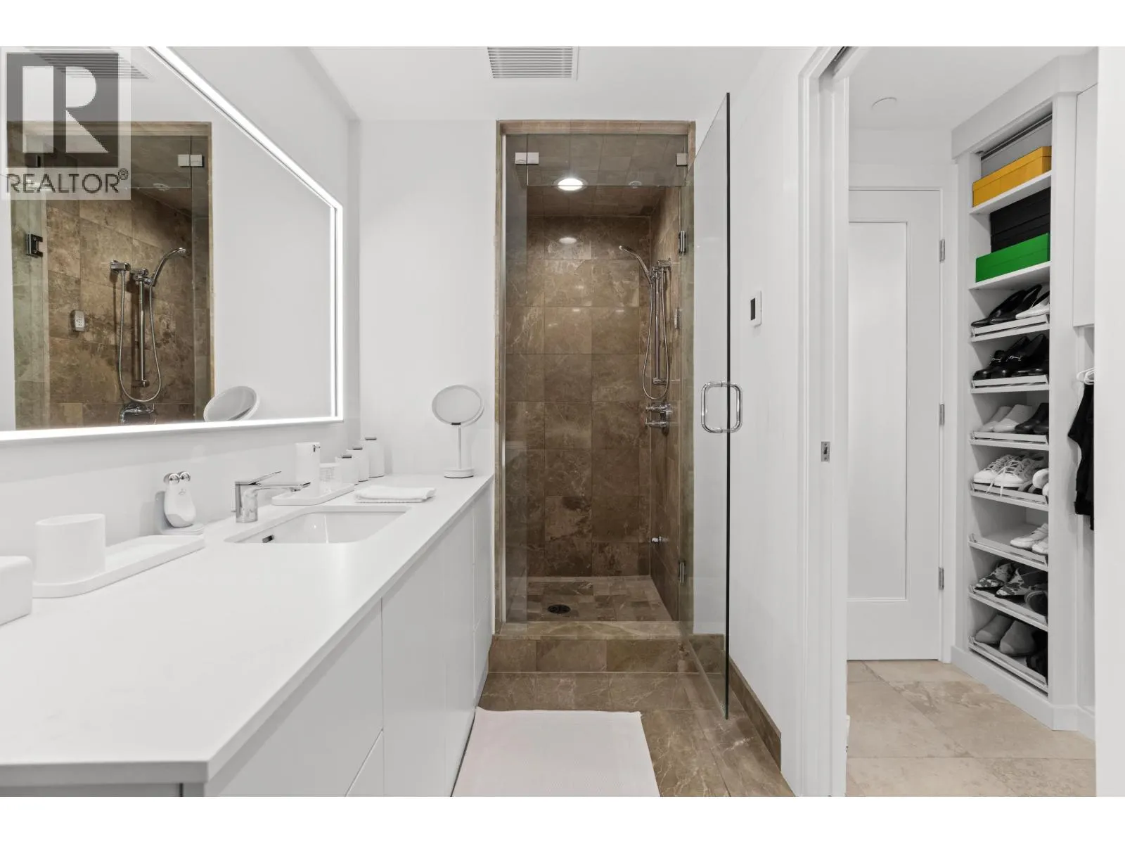 701 628 KINGHORNE MEWS