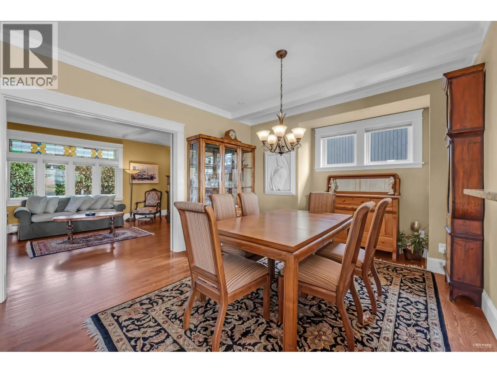 255 W 6TH STREET