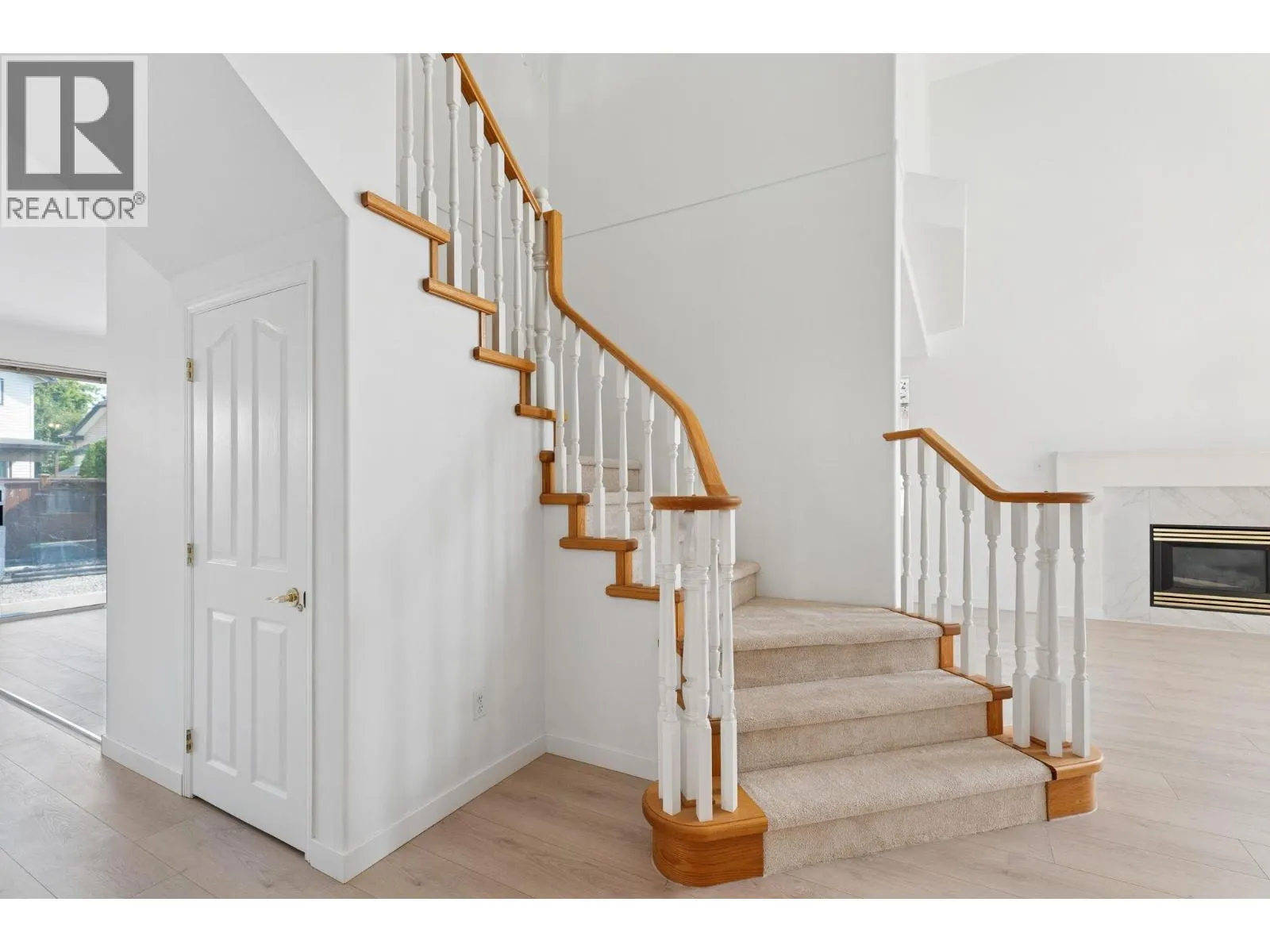 1239 THAMES CLOSE