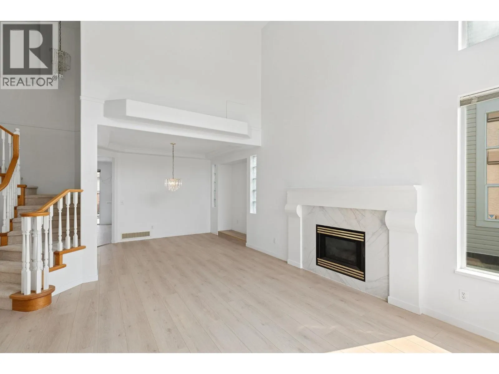 1239 THAMES CLOSE
