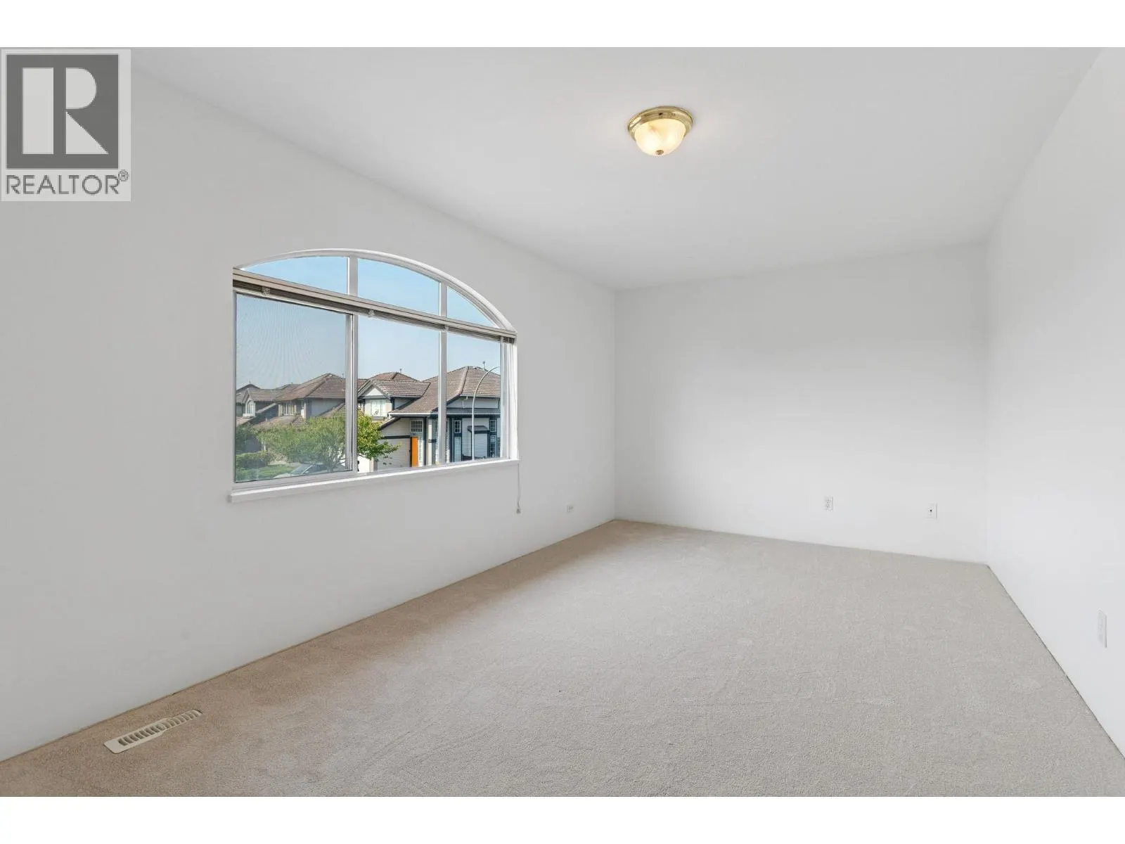 1239 THAMES CLOSE