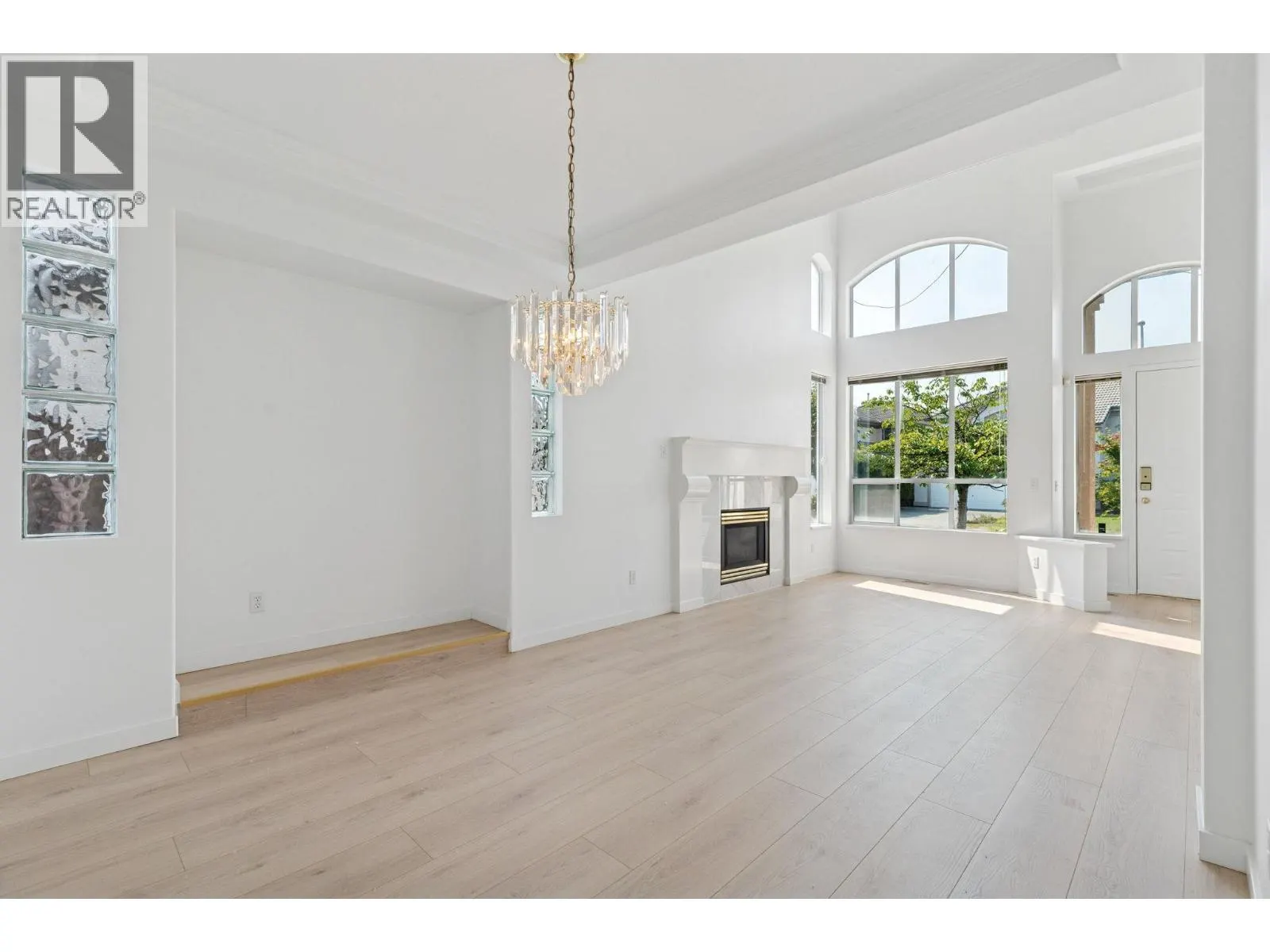 1239 THAMES CLOSE