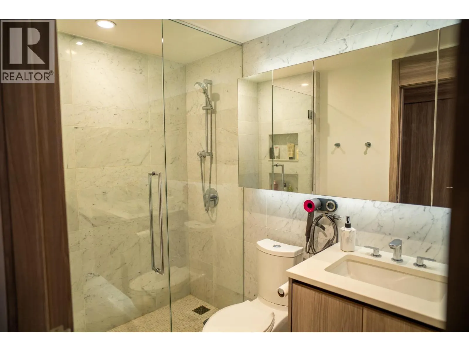 1108 4730 LOUGHEED HIGHWAY