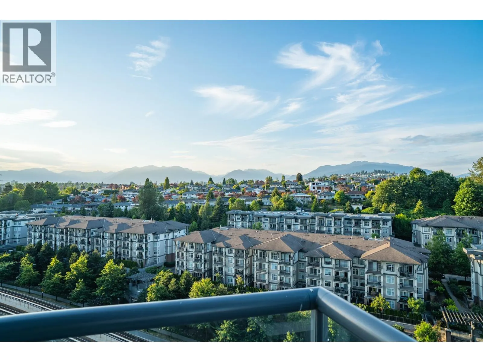 1108 4730 LOUGHEED HIGHWAY