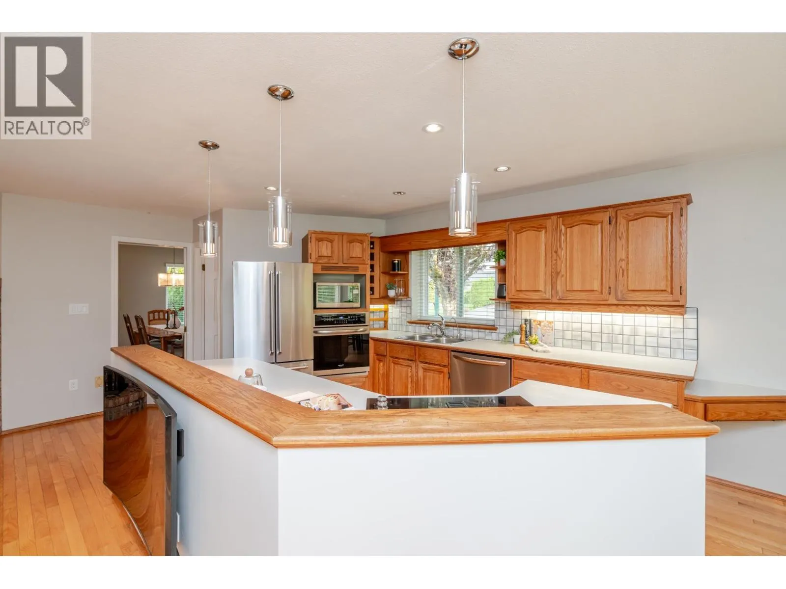 2203 SORRENTO DRIVE