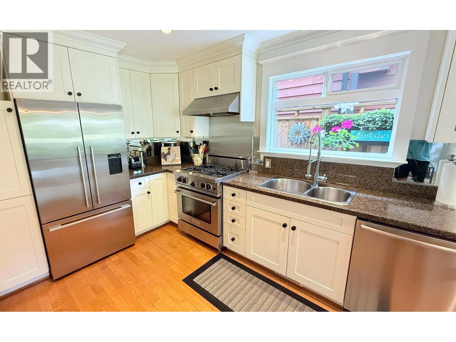 849 RIVERSIDE DRIVE