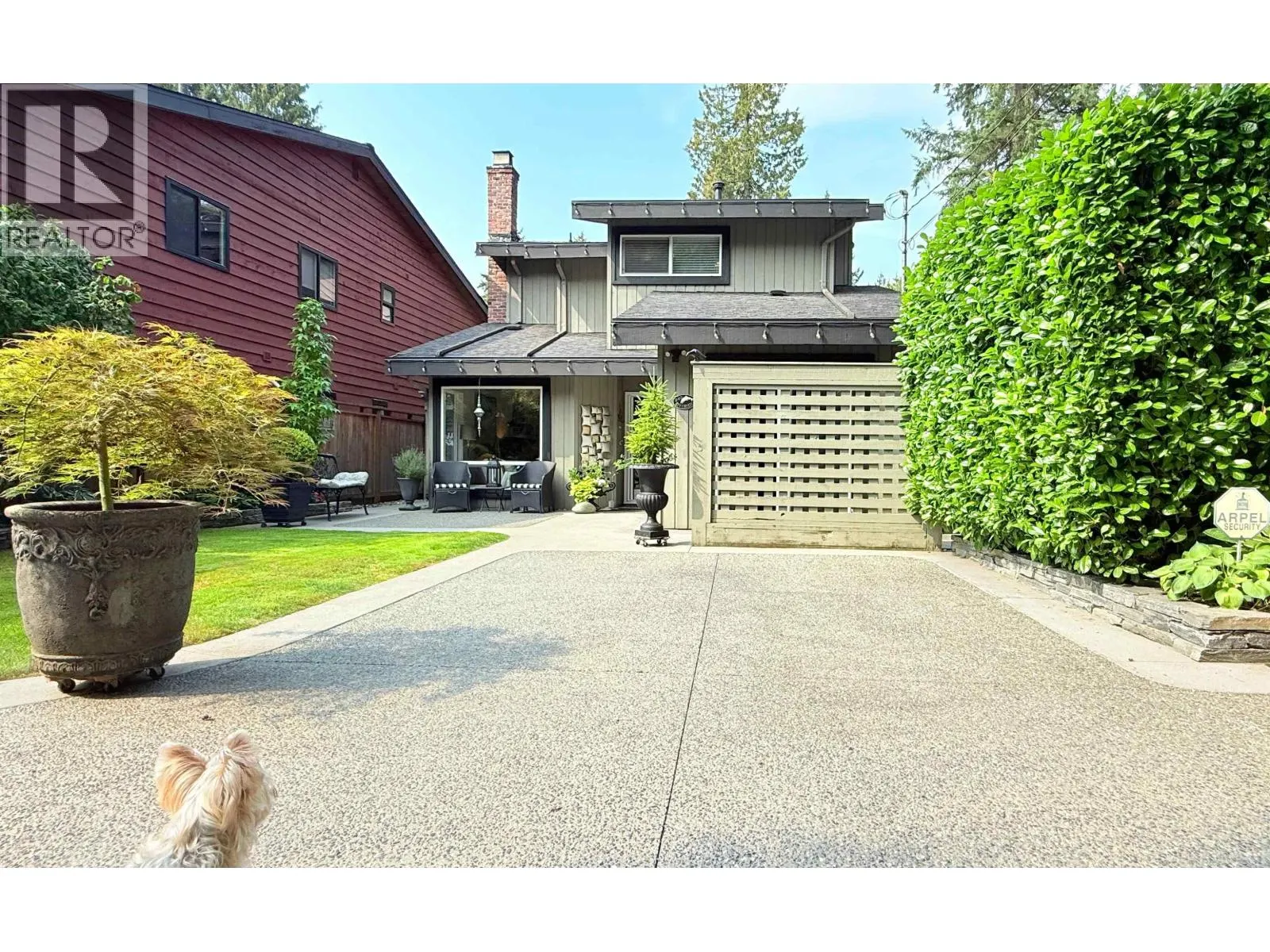 849 RIVERSIDE DRIVE