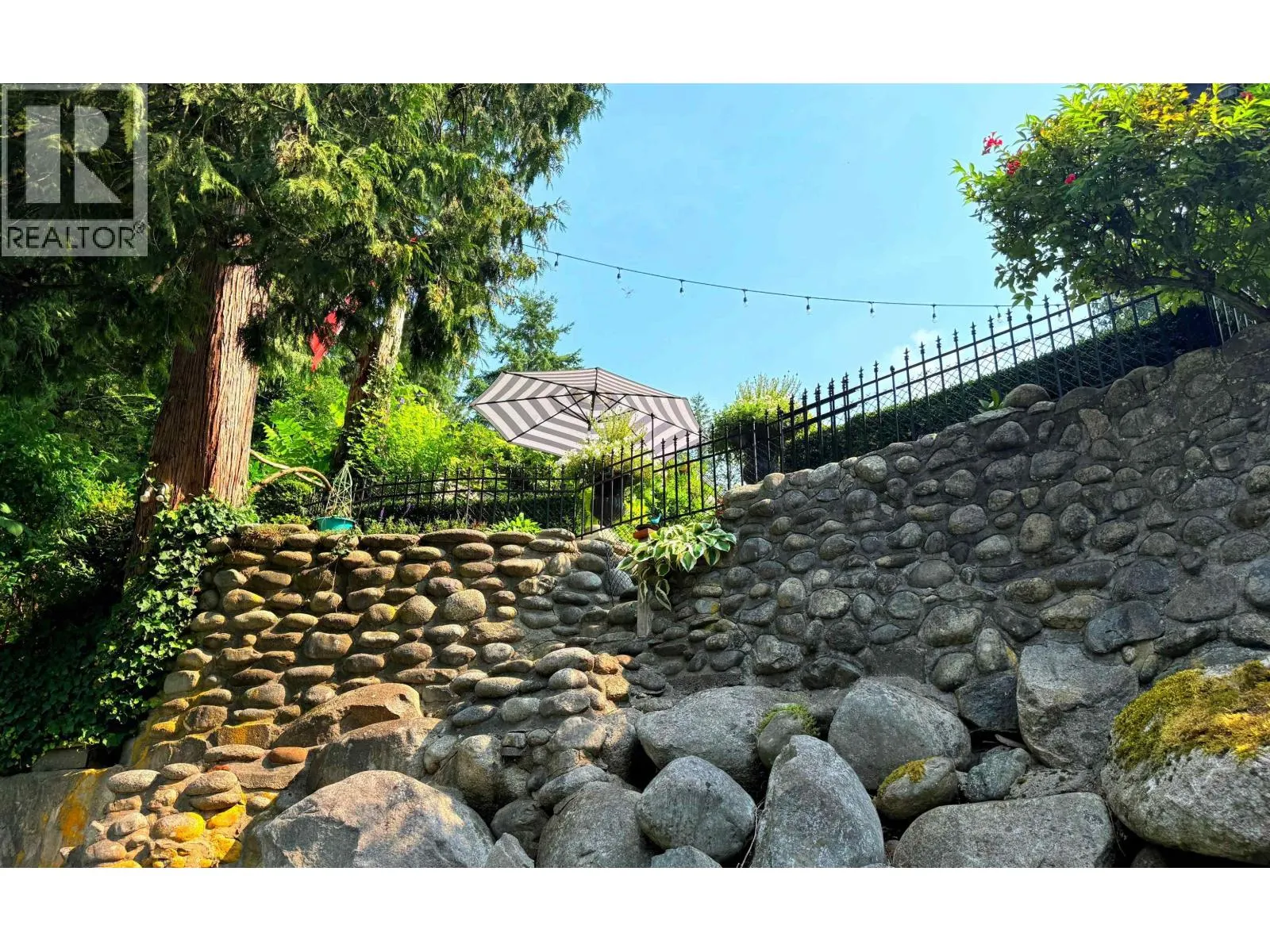849 RIVERSIDE DRIVE