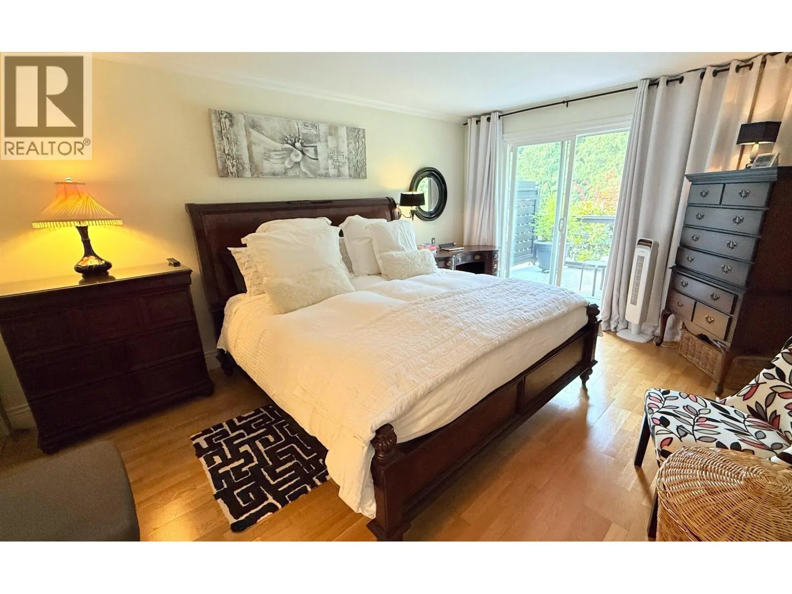 849 RIVERSIDE DRIVE
