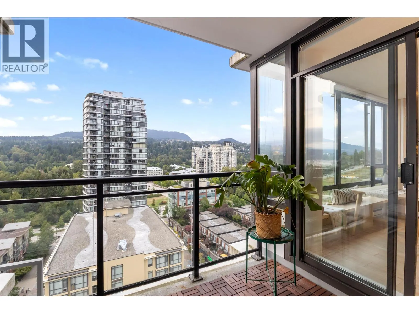 1607 400 CAPILANO ROAD