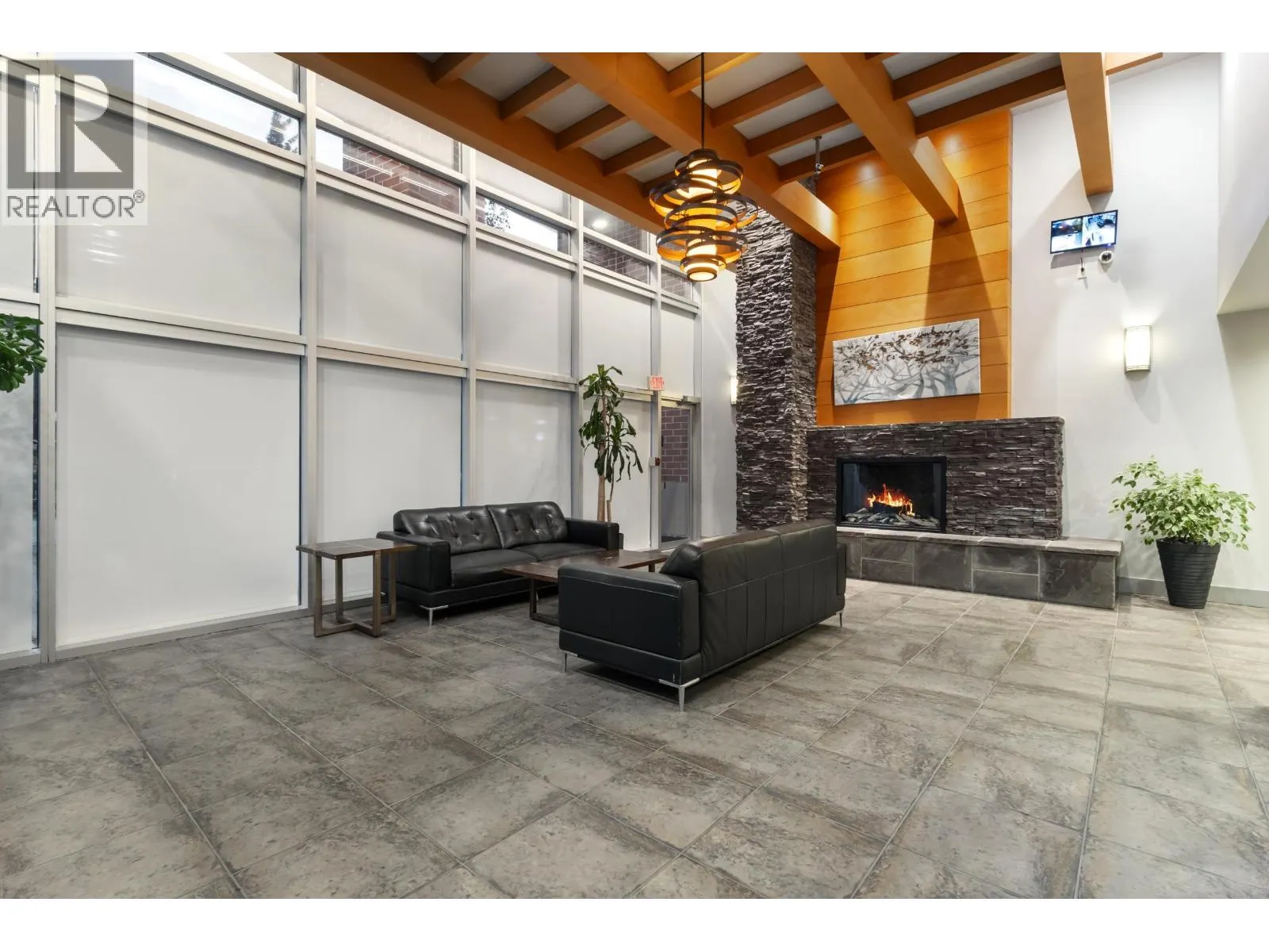 1607 400 CAPILANO ROAD