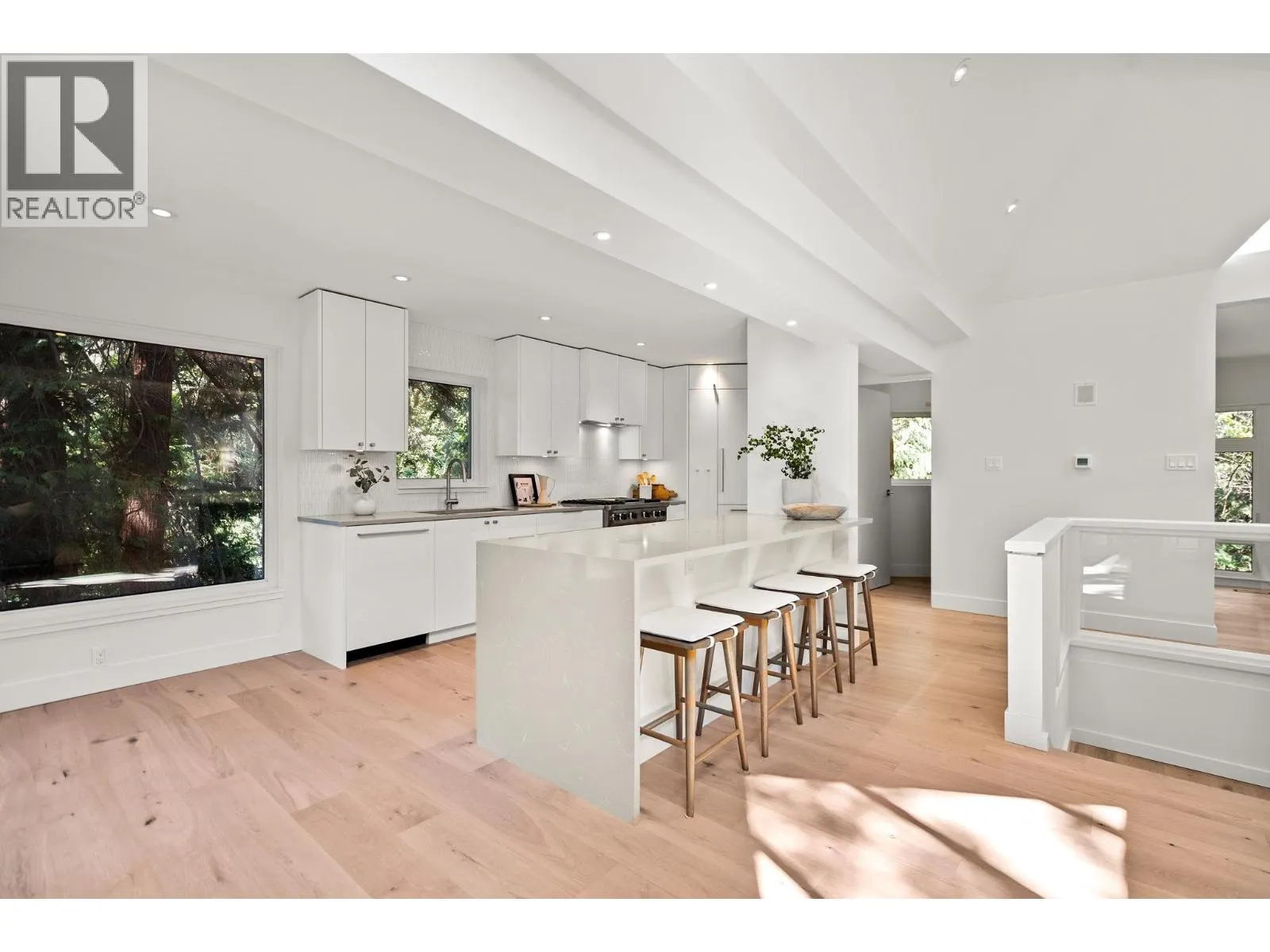 5061 BEAR LANE