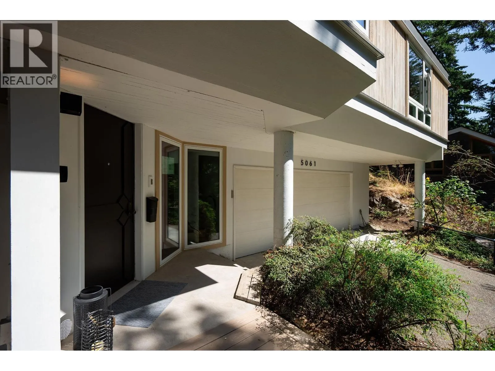 5061 BEAR LANE