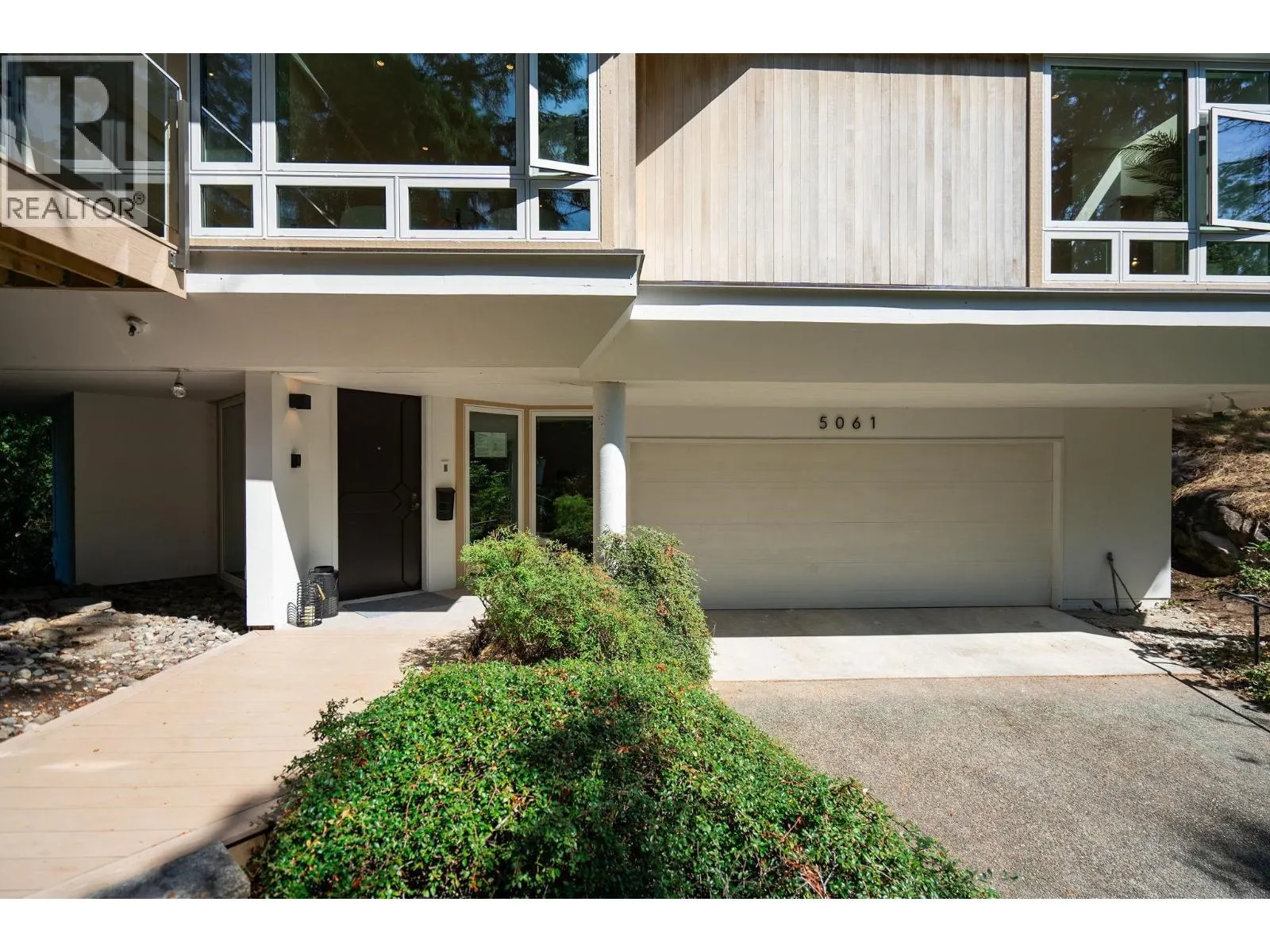5061 BEAR LANE
