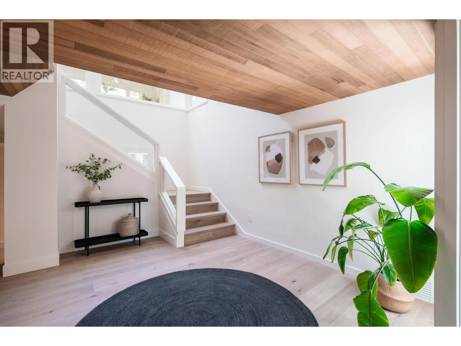 5061 BEAR LANE