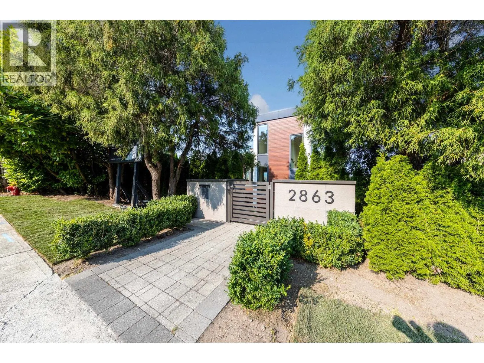 2863 W KING EDWARD AVENUE