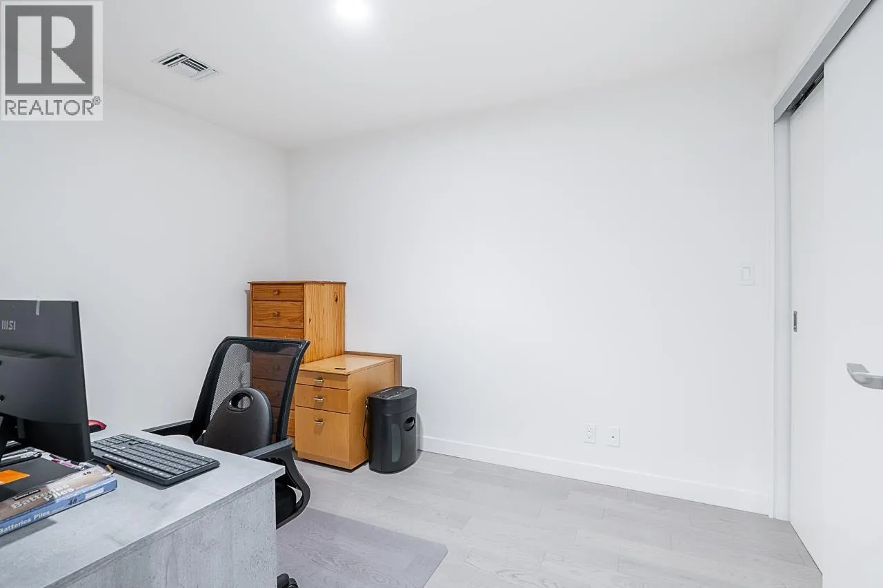 814 6811 PEARSON WAY