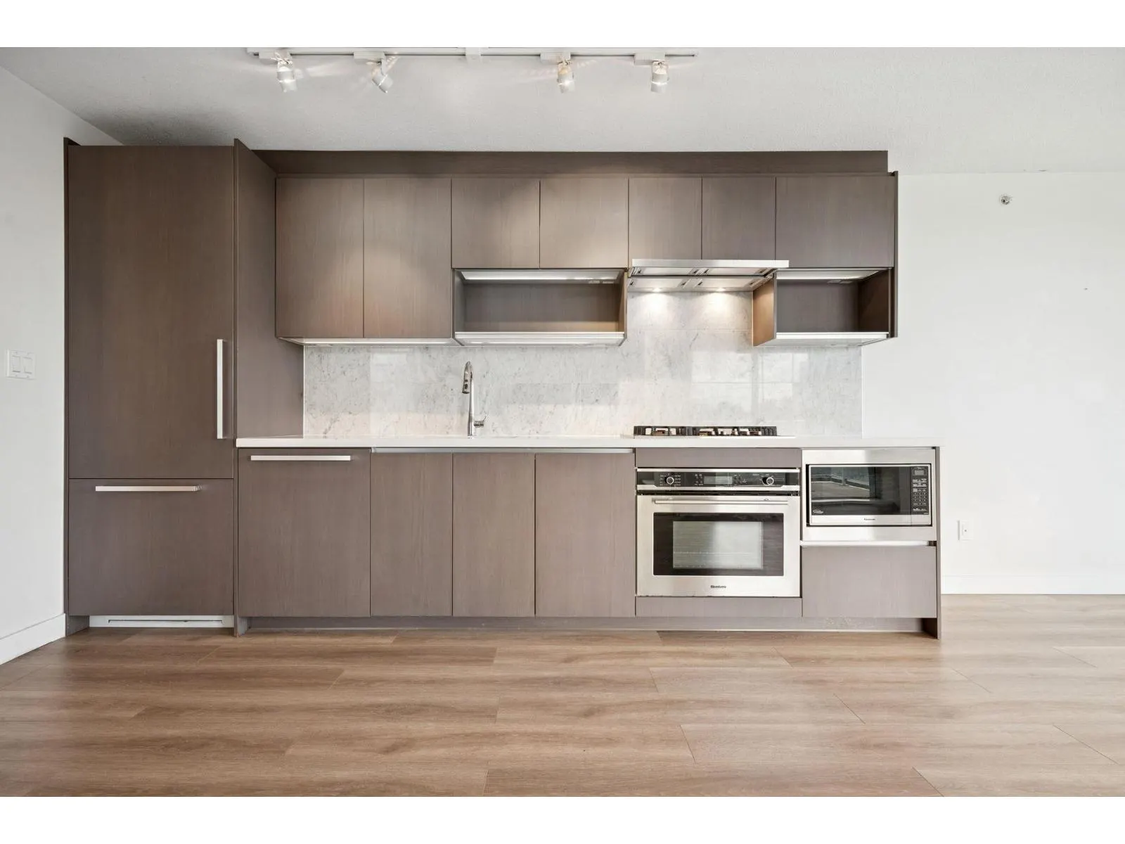 1512 13696 100 AVENUE
