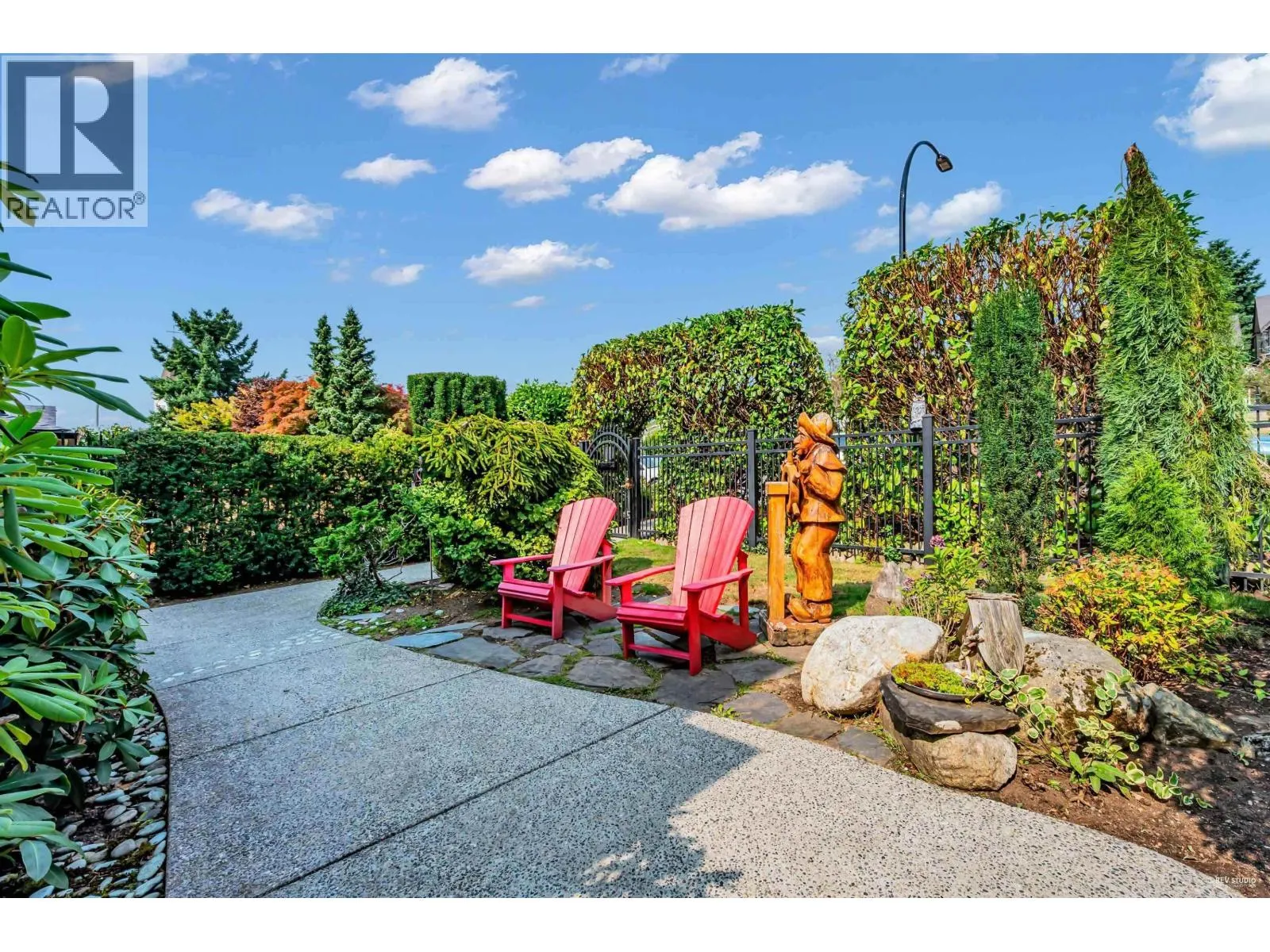 255 W 6TH STREET