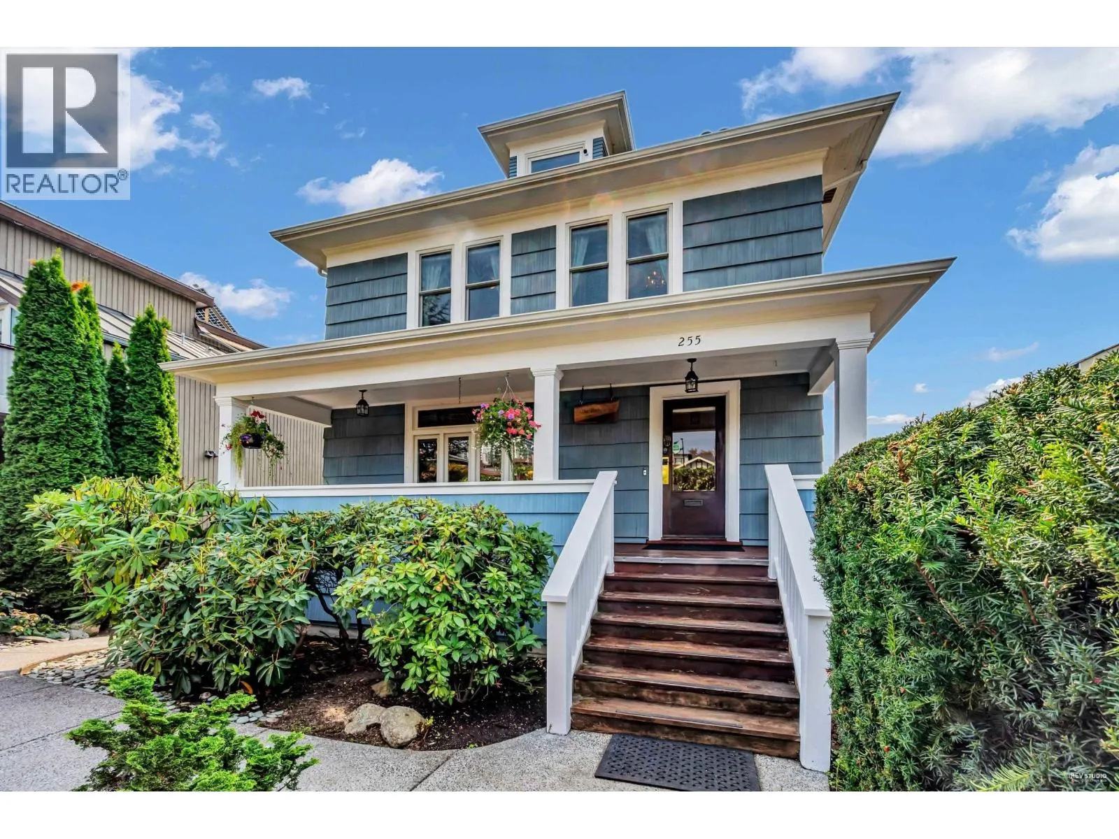 255 W 6TH STREET