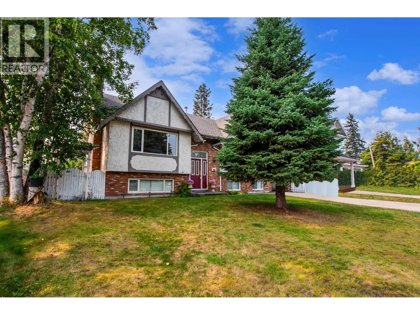 2438 MCBRIDE CRESCENT