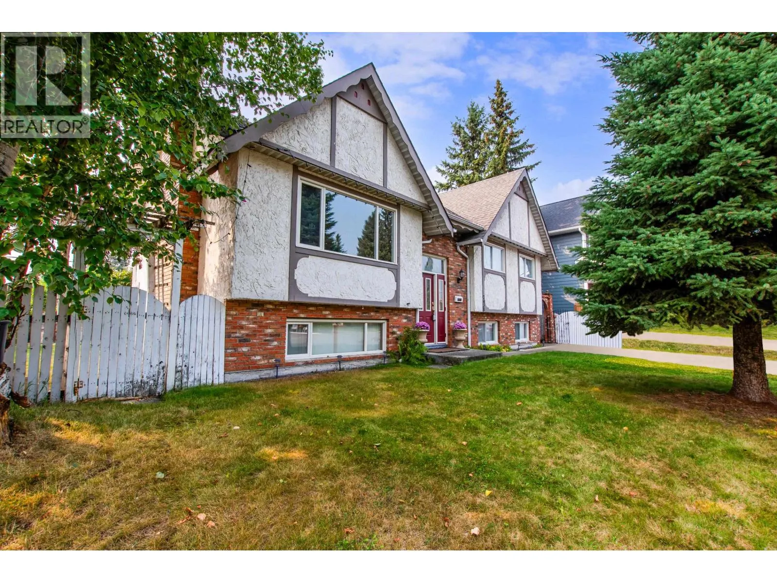2438 MCBRIDE CRESCENT