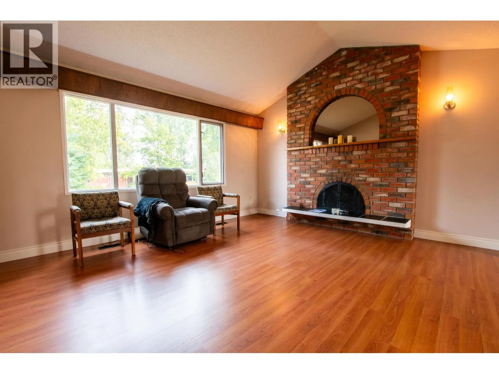2438 MCBRIDE CRESCENT