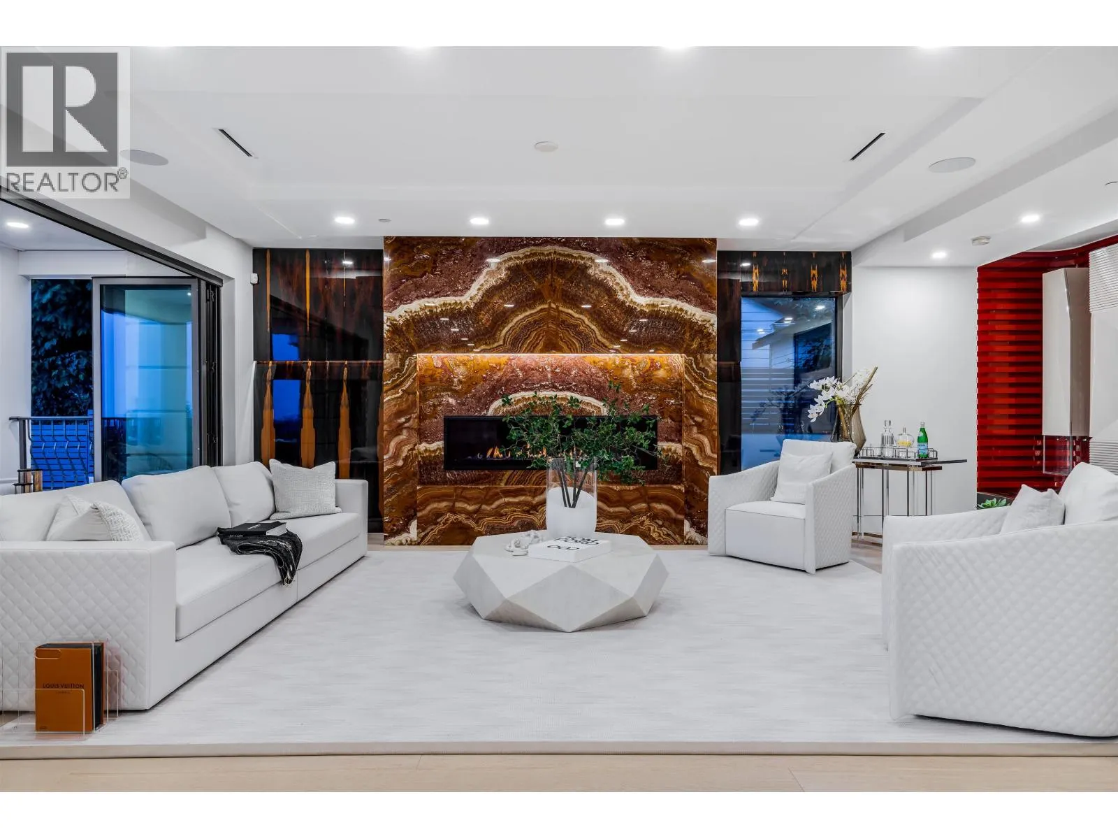 1123 CRESTLINE ROAD