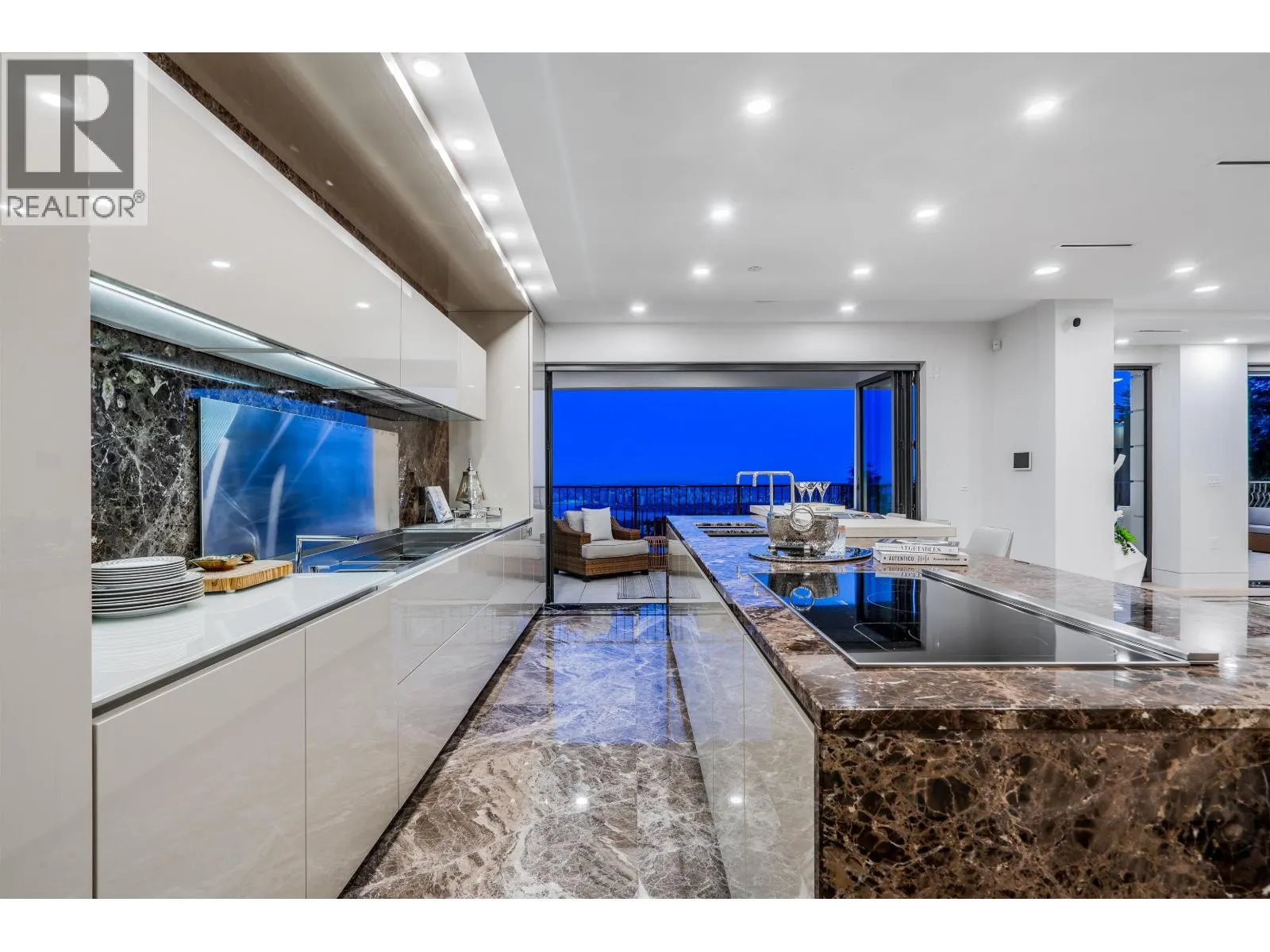 1123 CRESTLINE ROAD